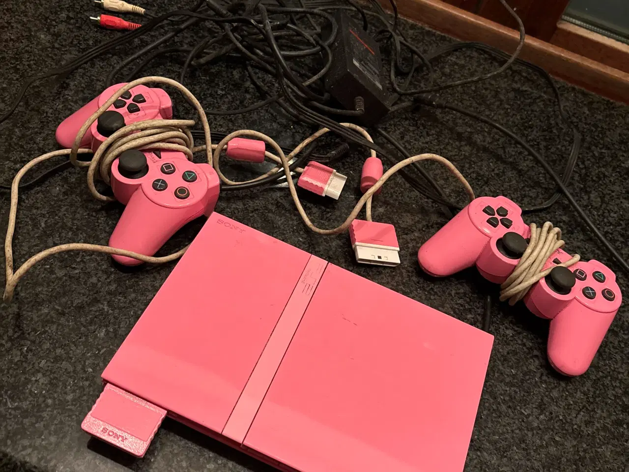 Billede 1 - Playstation 2 i udgået model farve pink 