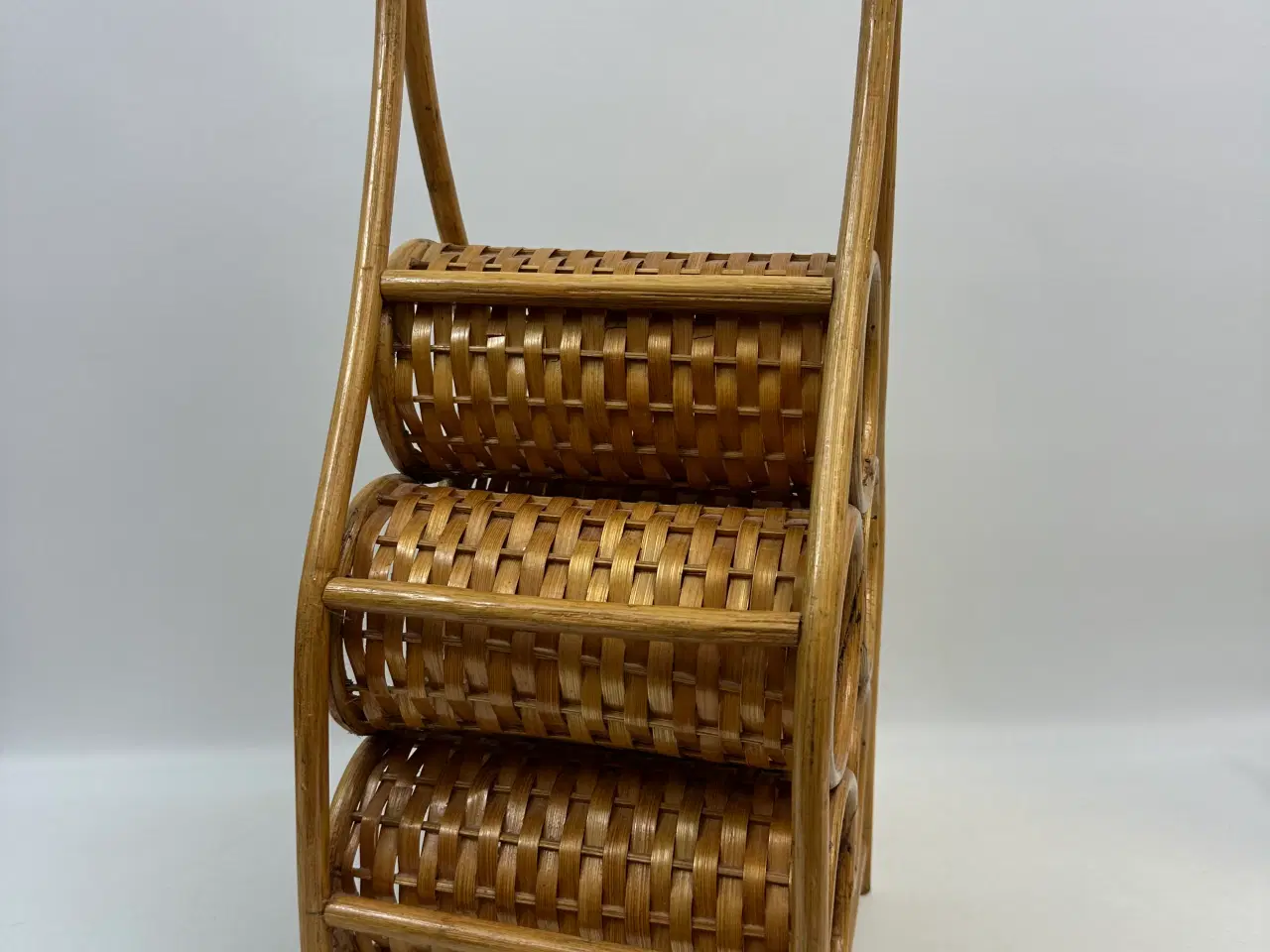 Billede 6 - Retro vinreol / flaskeholder i bambus og flet