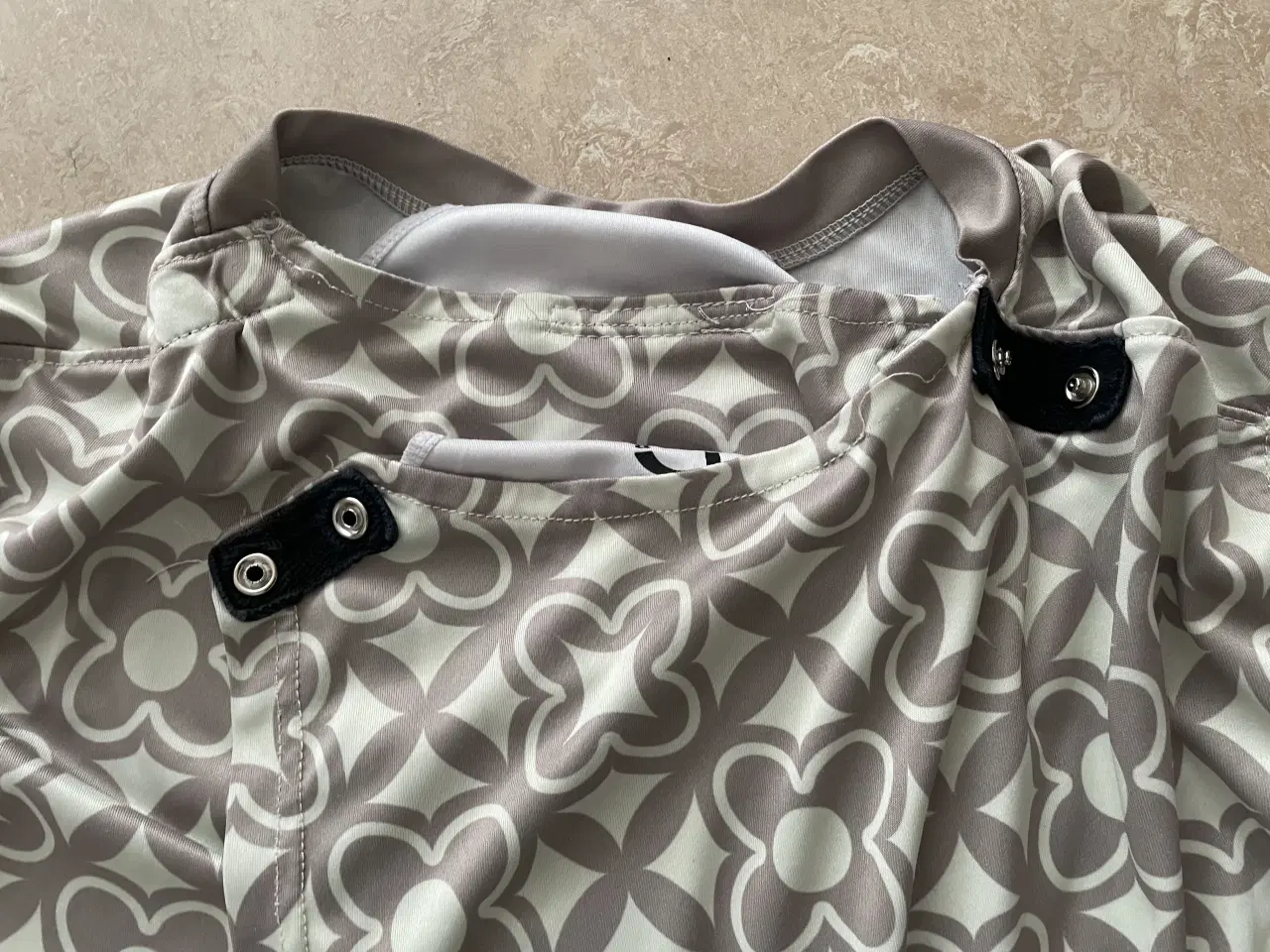 Billede 4 - 20-30 stk. Dametøj til kørestolsbruger