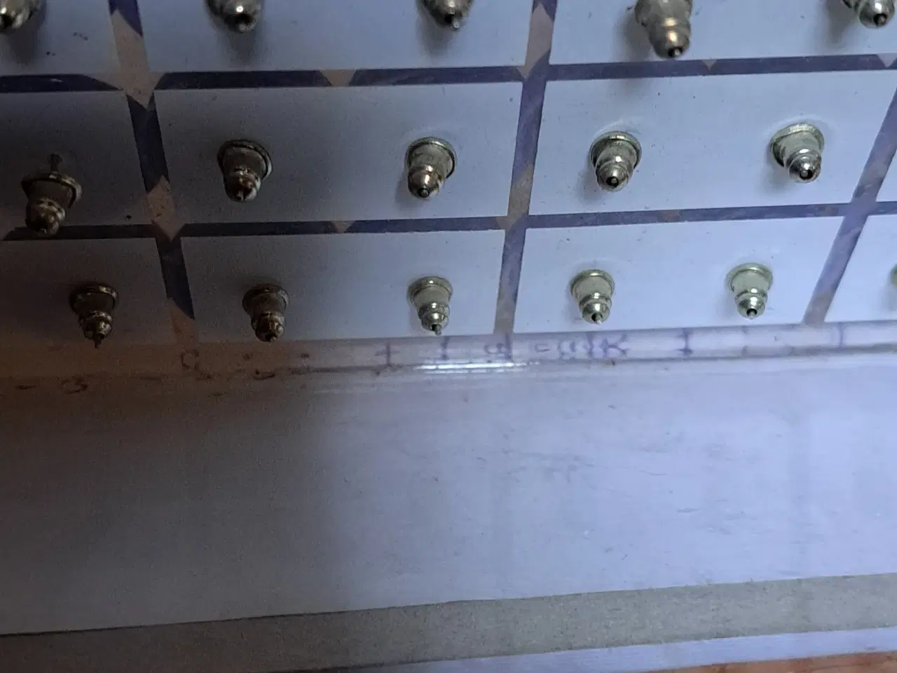 Billede 4 - Ørestikker de findes i de farver som ses