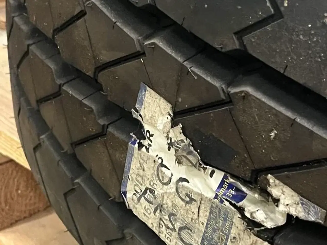 Billede 3 - 1 Dæk og fælg, lastbil 315/80R22,5, nyt