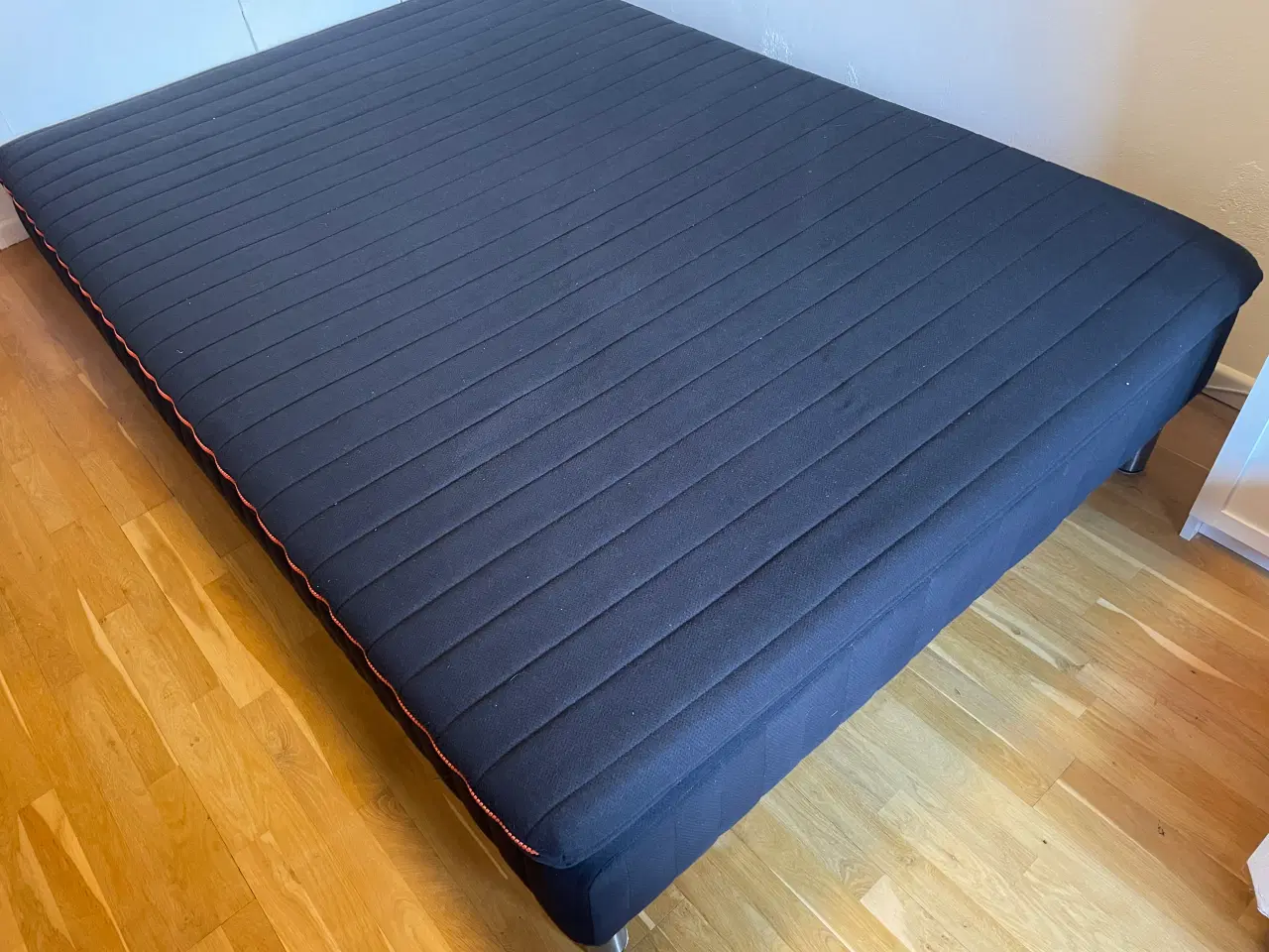 Billede 1 - 200 x 140 Boxmadras inklusiv topmadras - sort