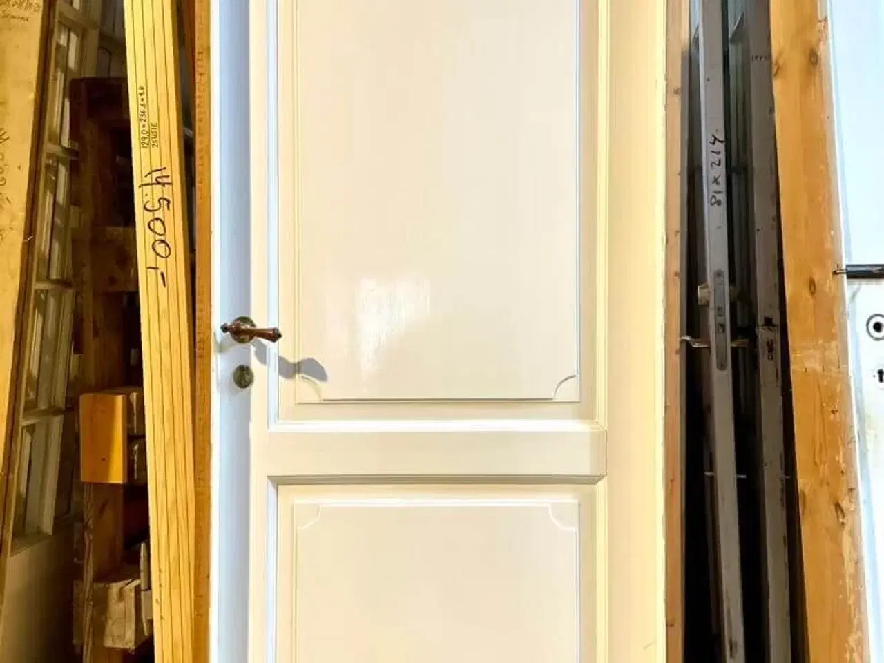 Billede 2 - Klassisk fyldningsdør m. fine fyldninger