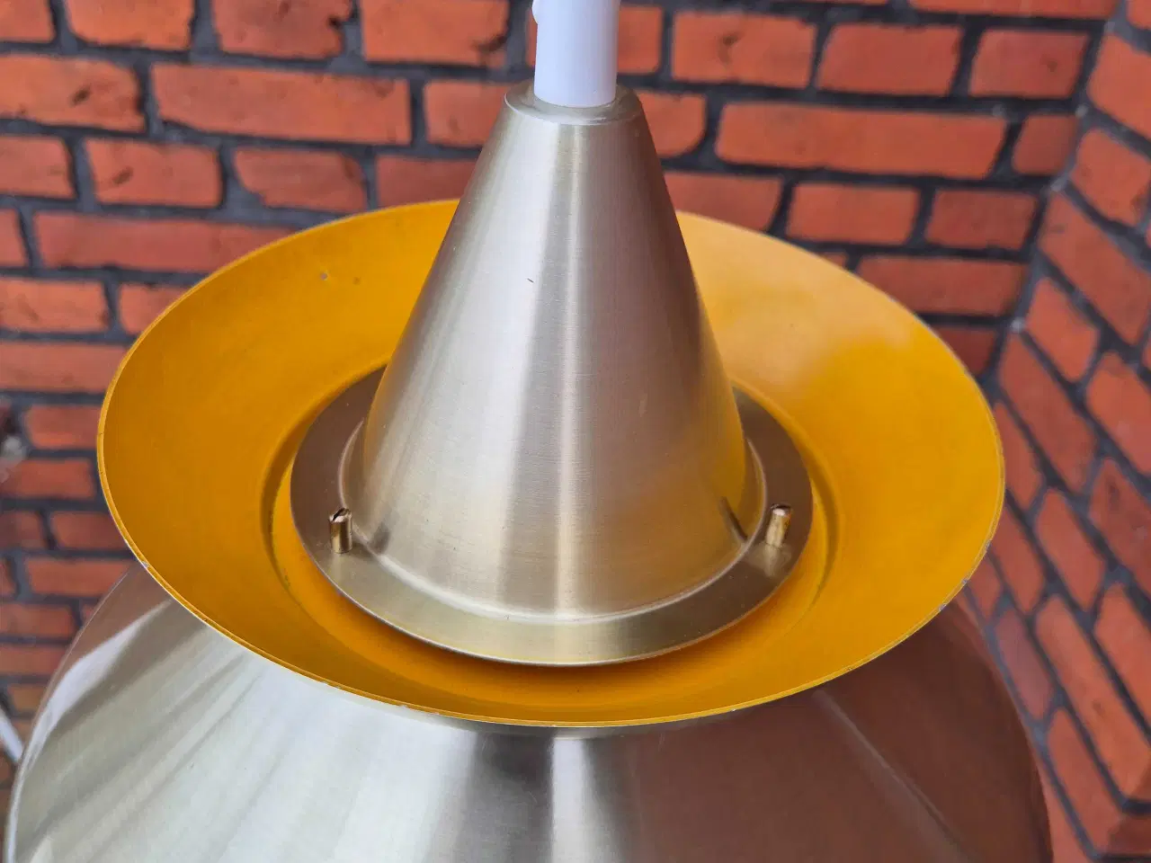 Billede 10 - Messinglampe med karrygul kontrastfarve