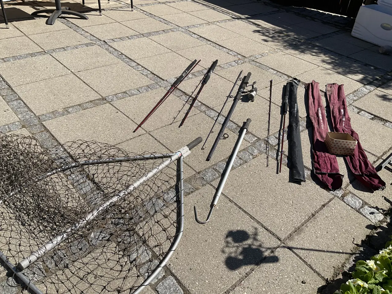 Billede 12 - Fiskestænger, net, krog m.m. sælges samlet kr. 625