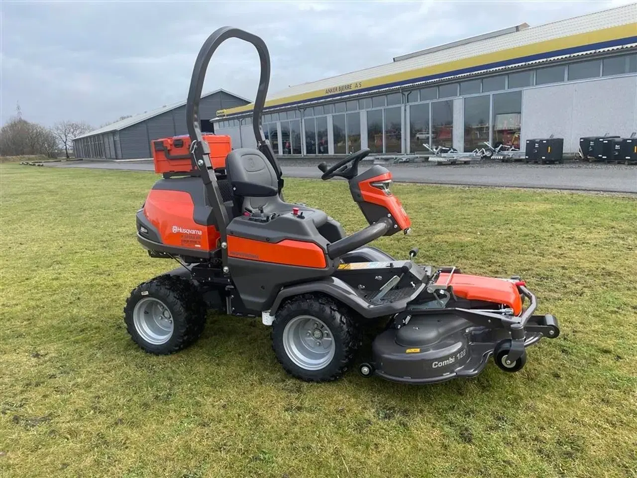 Billede 5 - Husqvarna P524 XR fjernstyret Inkl. combi 122 cm klippebord.