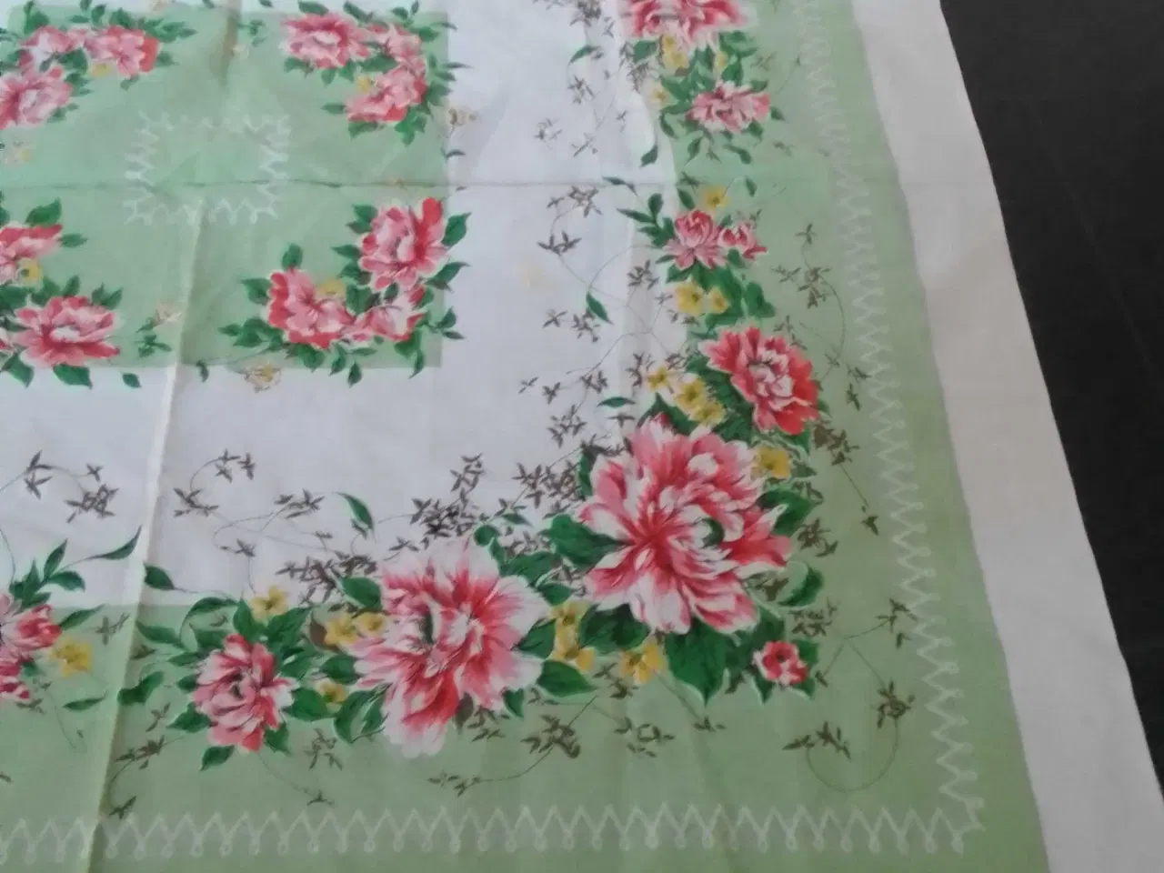 Billede 2 - Yndig vintage dug 