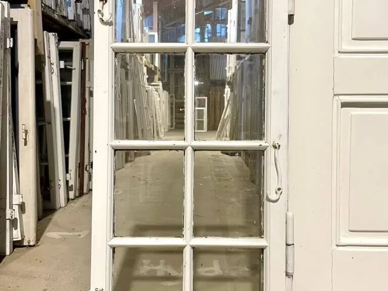 Billede 2 - Smal, småsprosset 8-ruders vinduesramme