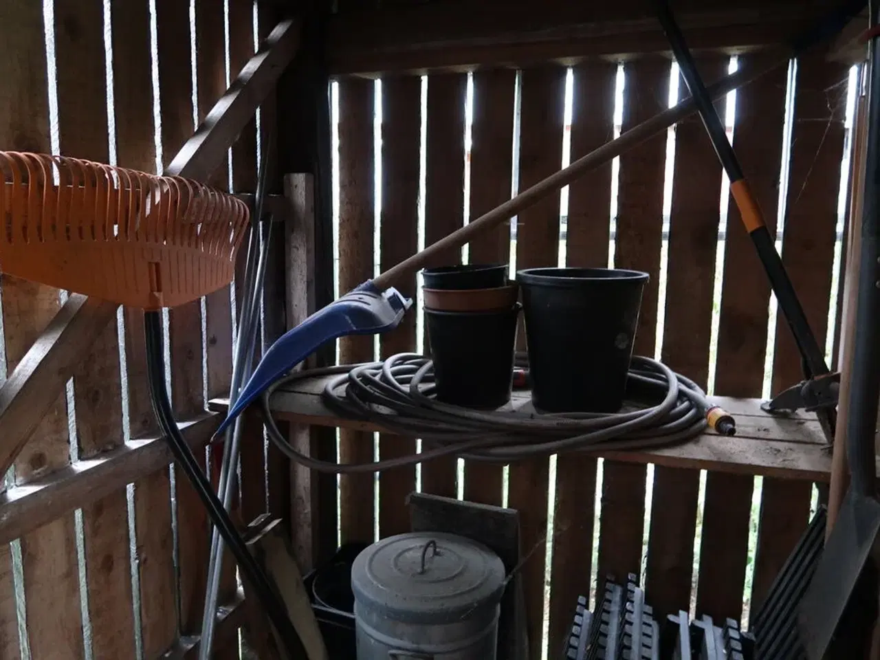 Billede 10 - Trillebør, bordsav, trappestige, sækkevogn m.m.