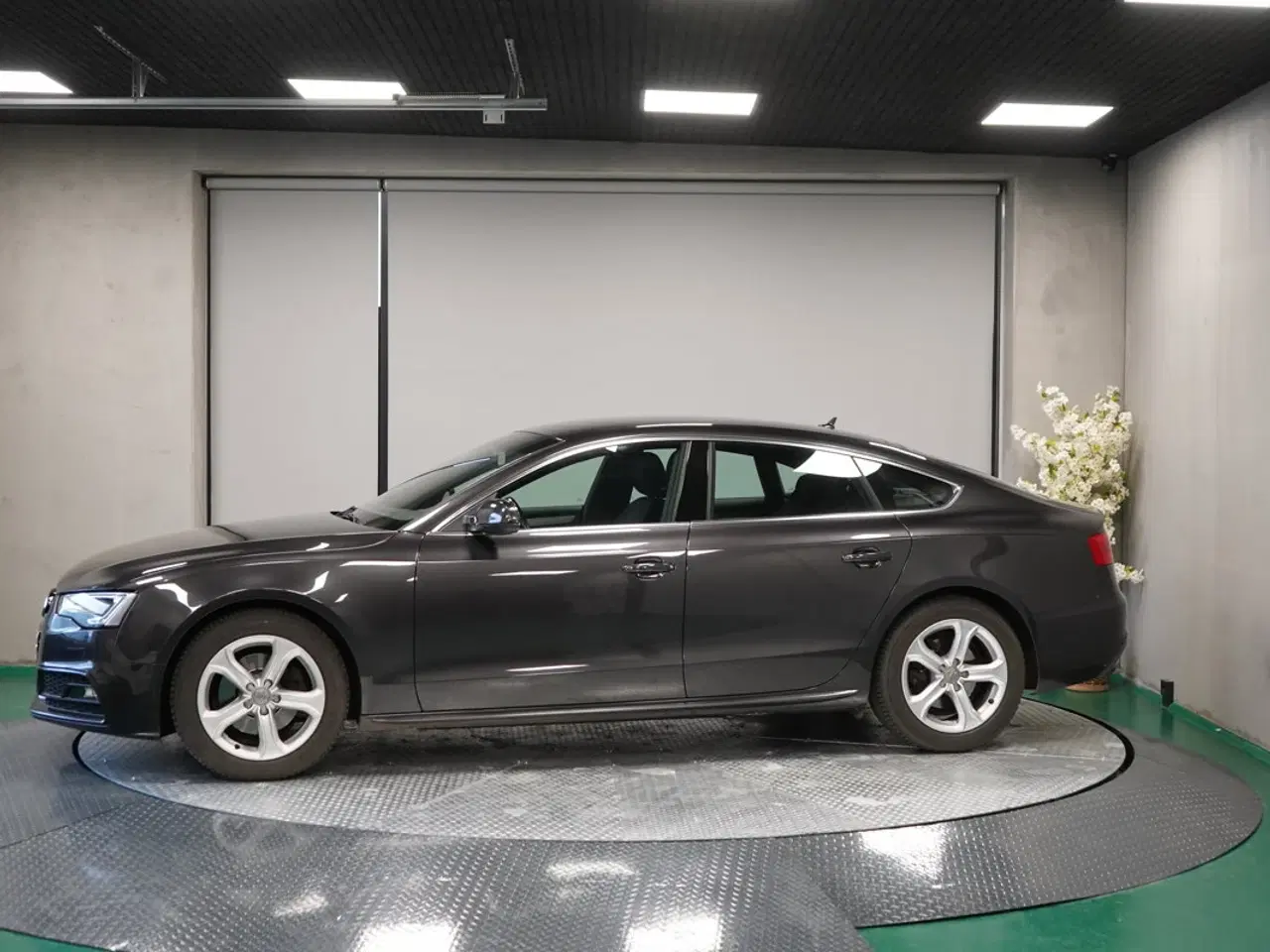 Billede 2 - 177 HK – Lav km, flot stand, masser af udstyr!