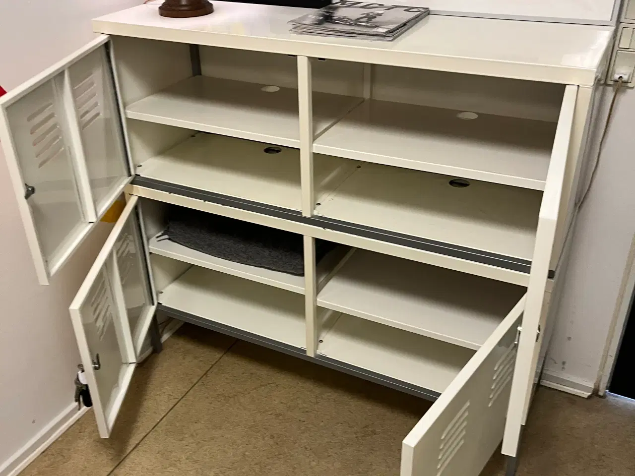 Billede 1 - IKEA STÅLSKAB