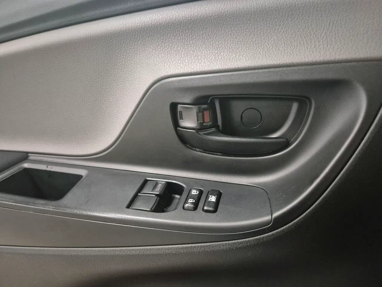 Billede 13 - Toyota Yaris 1,0 VVT-I T1 69HK 5d