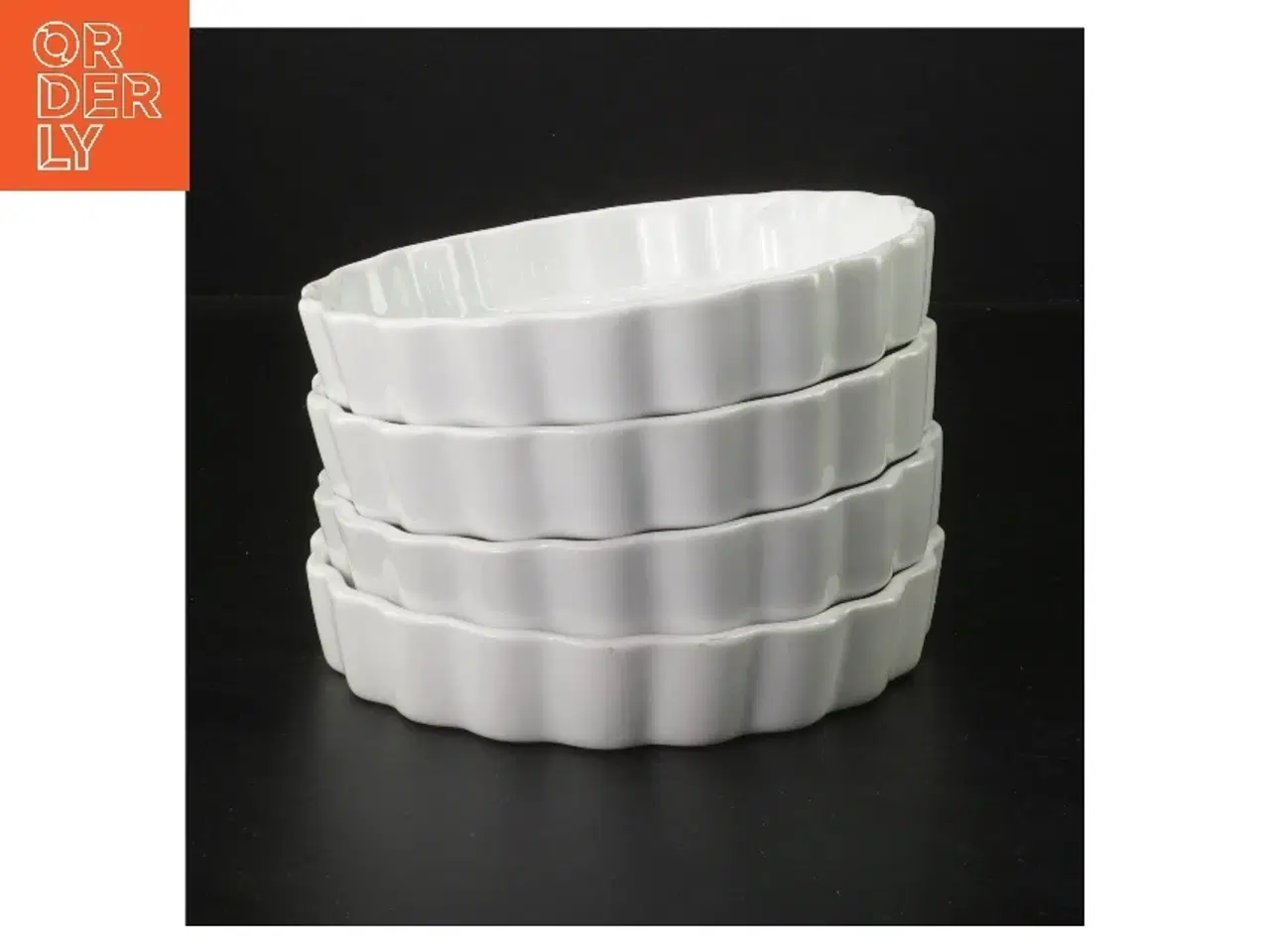 Billede 1 - Sæt med 4 hvide tærteforme (str. Ø 15 cm)