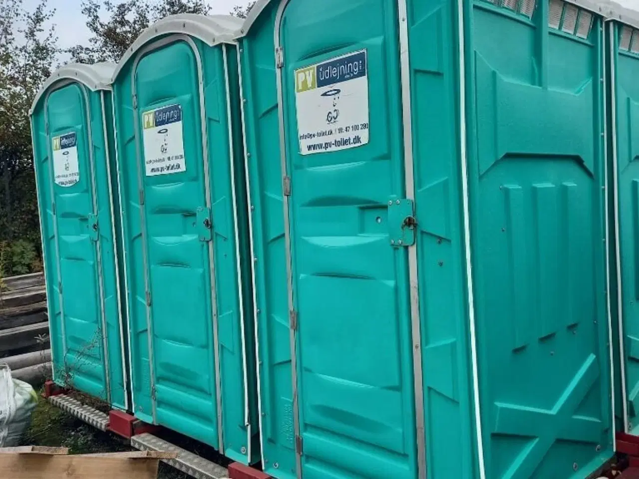 Billede 5 - Toilet lad med 6 toiletter og pissoir