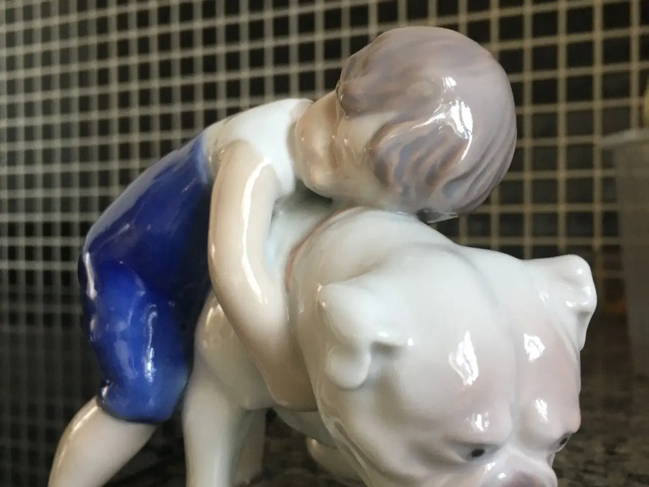 Billede 1 - B&G Dreng med bulldog nr 1790