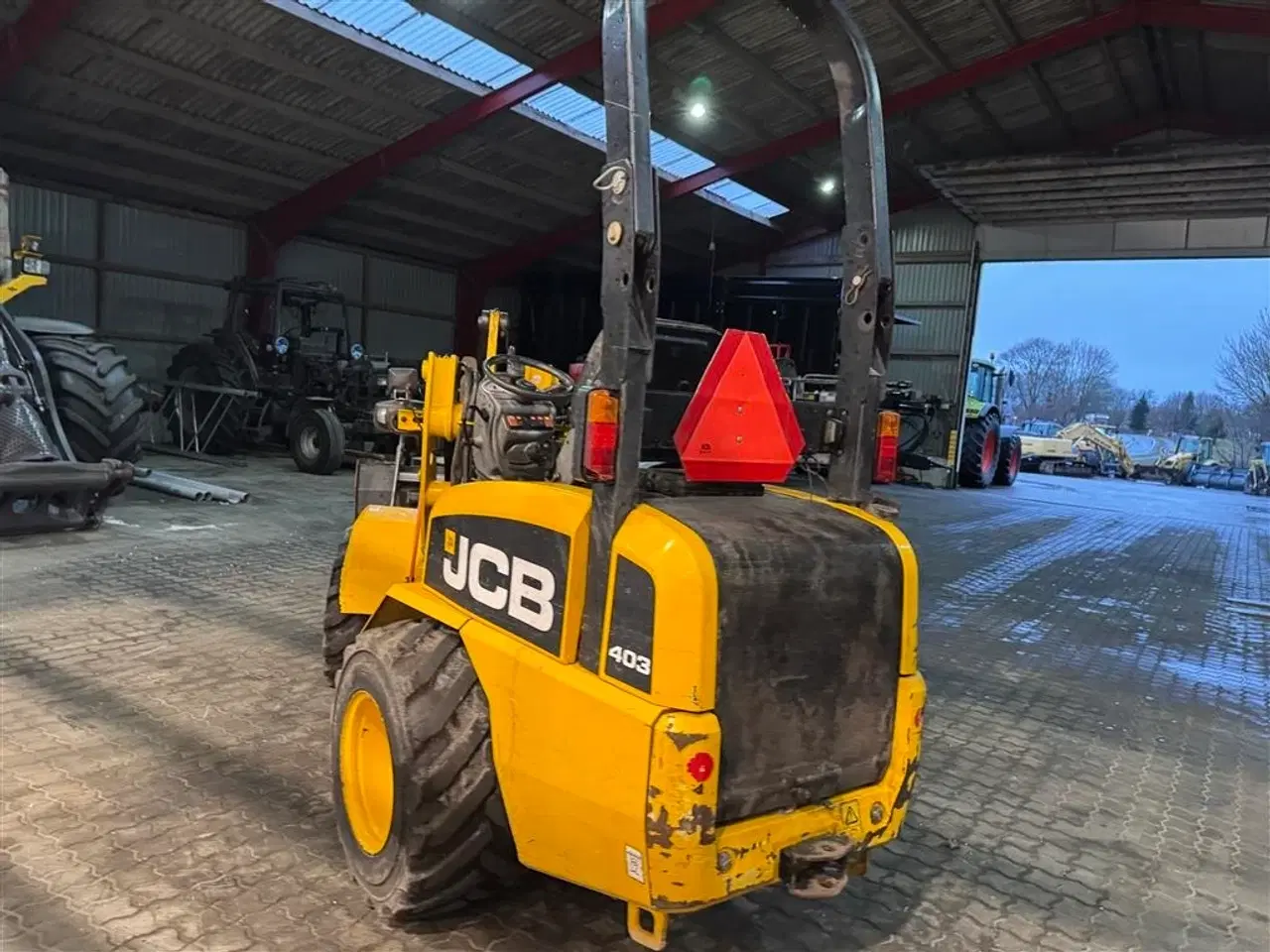 Billede 7 - JCB 403 MED SKOVL, GAFLER OG KLO!