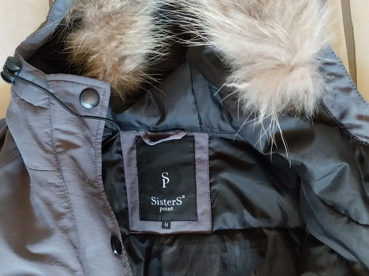 Billede 2 - Sisters Point Vinterjakke Grå Dame M