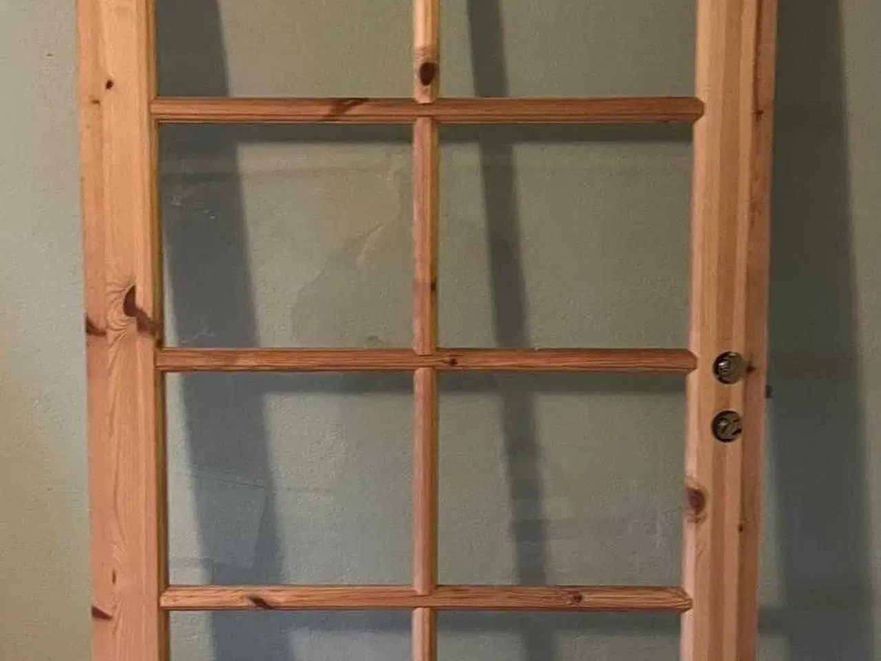 Billede 1 - Indvendig dør i massivt fyrretræ med glasparti