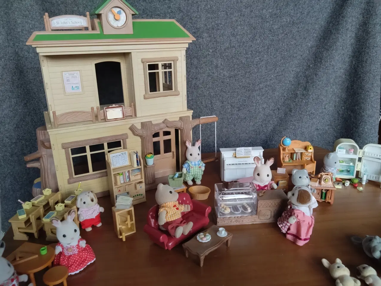 Billede 6 - Sylvanian Families: St John's School og meget mere