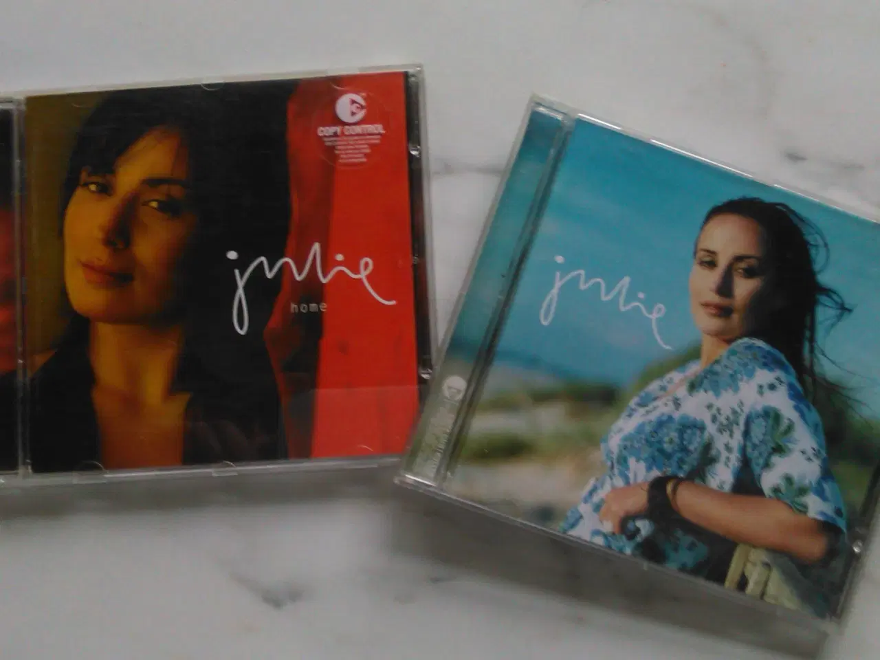 Billede 1 - Julie: 2 CD'er stk.25 kr. 