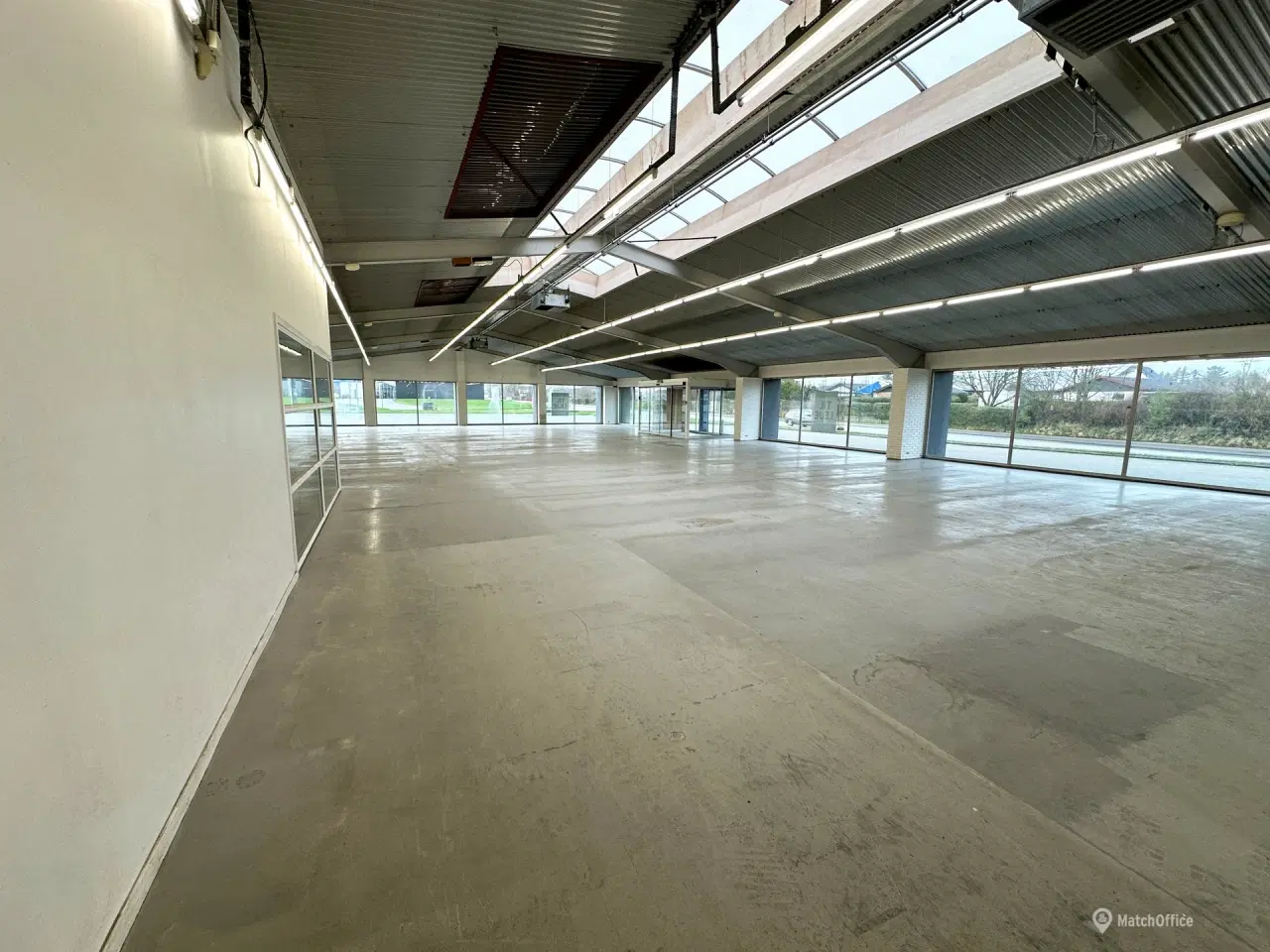 Billede 3 - Meget synlig og attraktiv butiks- eller showroomlejemål