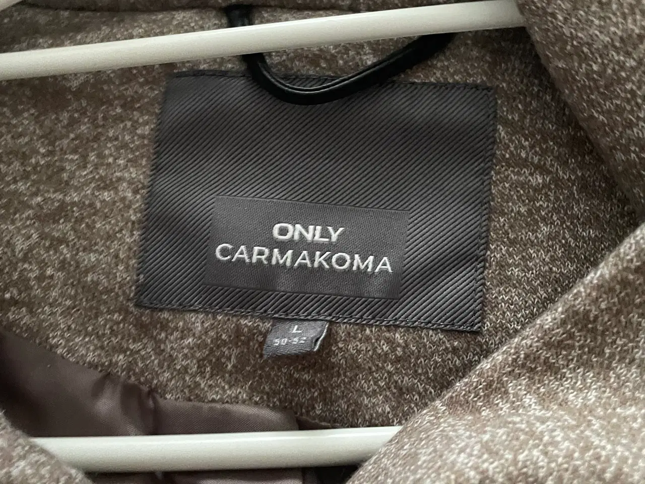 Billede 2 - Beige Uldfrakke str L