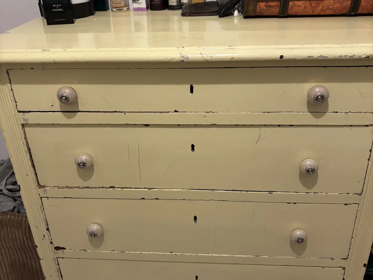 Billede 2 - Smuk vintagekommode i blank melongul