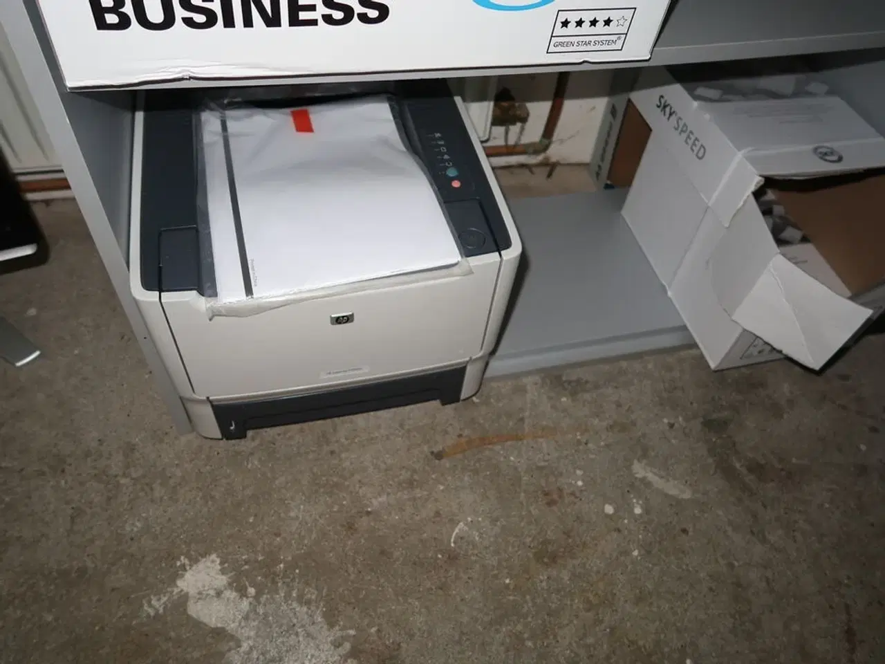 Billede 5 - Computerskærm, printere, skæremaskine, reoler, kontorartikler m.m.
