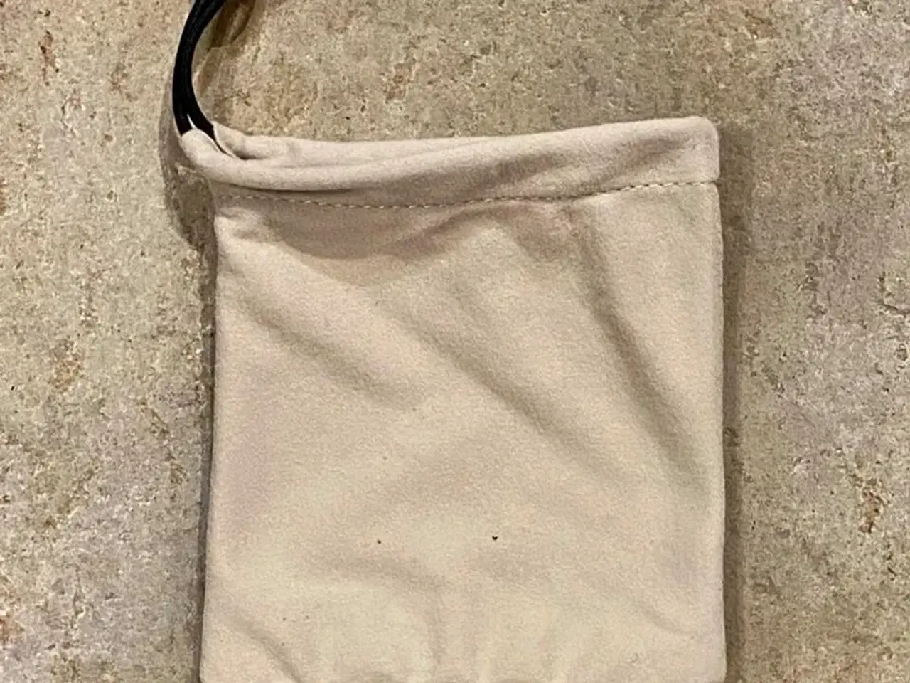 Billede 1 - B&O Beskyttelsespose til Øretelefoner Sort/Beige