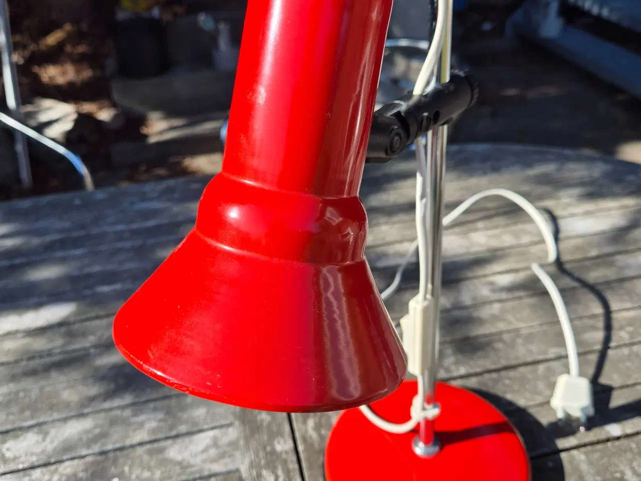 Billede 2 - Rød bordlampe i god stand