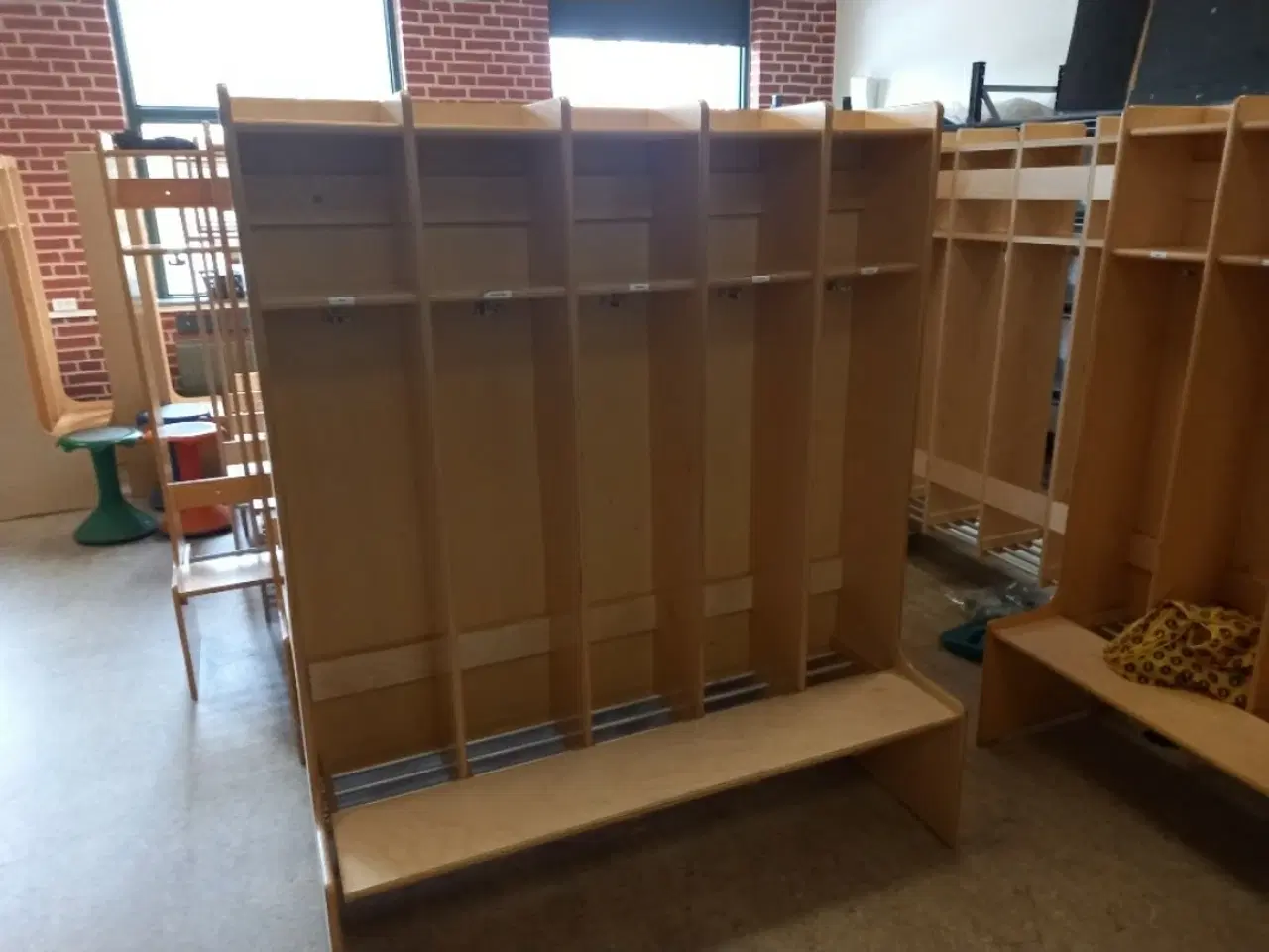 Billede 2 - Skole garderobe 