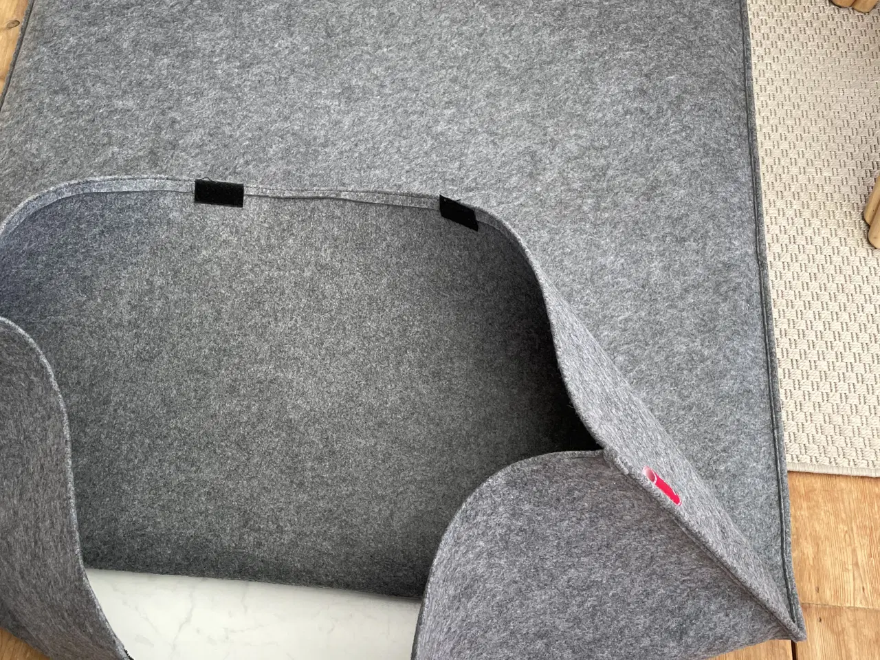 Billede 4 - Stort stabilt Campingbord 132 x 90 cm.