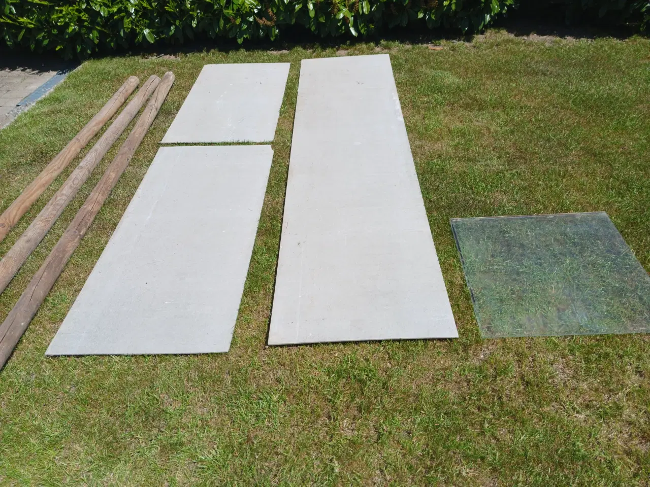 Billede 2 - Runde stolper, fibercementplader, drivhusglas