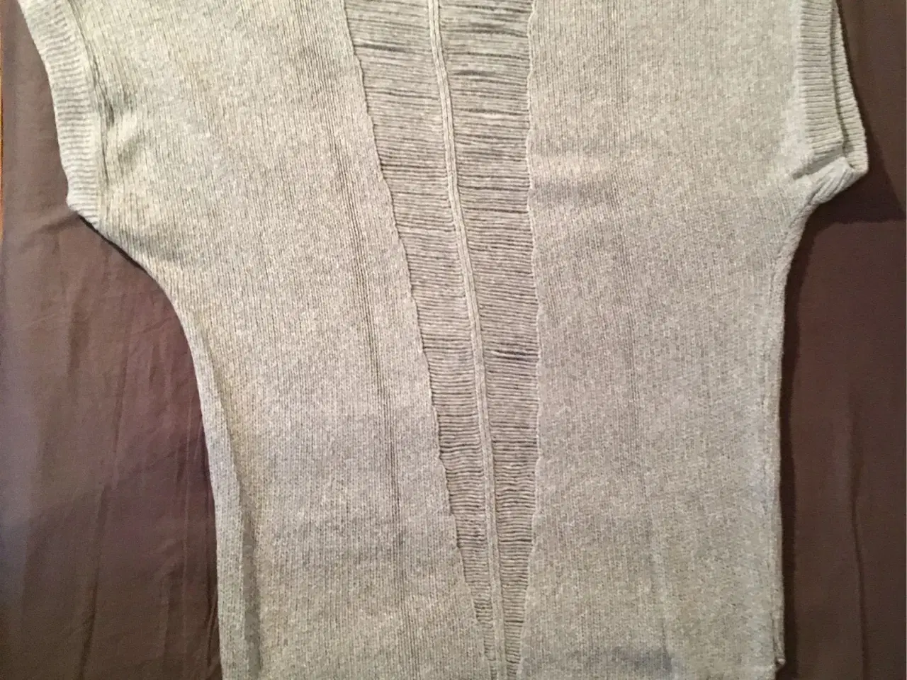 Billede 5 - Lysegrå strikket bluse til salg