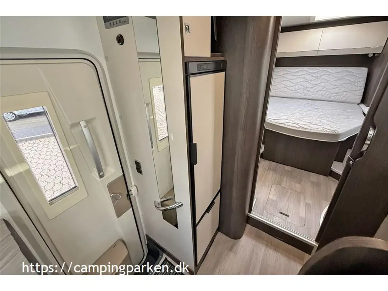 Billede 8 - 2021 - Benimar Super fin og velholdt autocamper med dobbeltseng og 5 selepladser