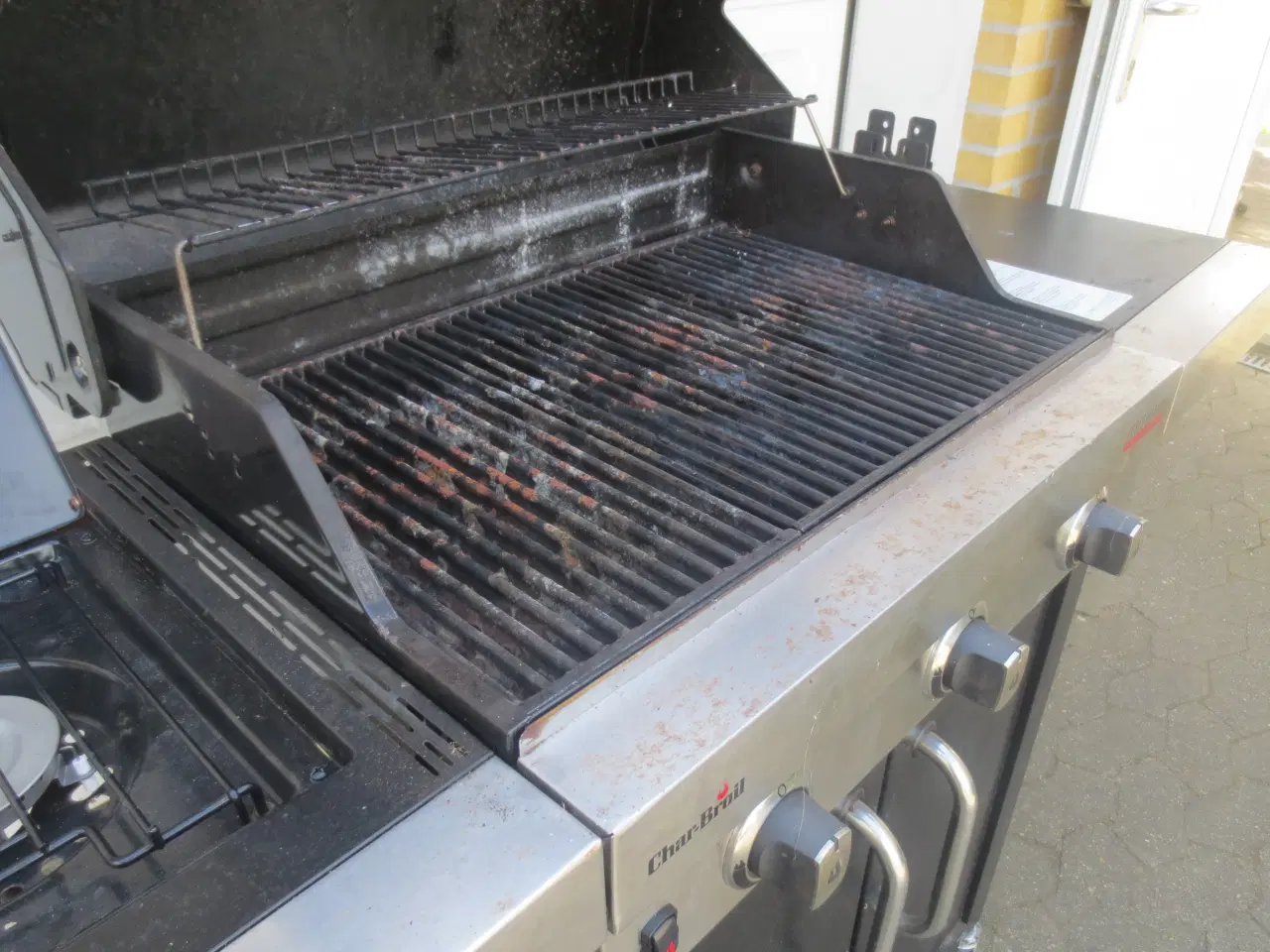 Billede 4 - 1 stk Gasgrill Char-Broil med 3 brændere 