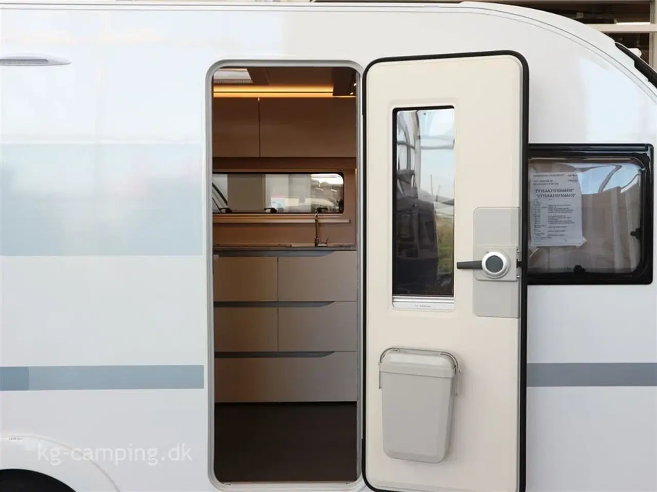 Billede 4 - 2024 - Adria Adora 572 UT Dejlig Kampagne vogn med enkeltsenge og Alde Centralvarme.