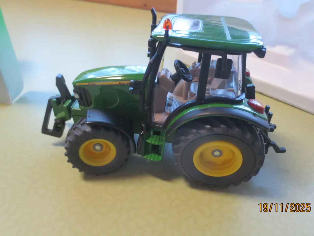 Billede 3 - 1 stk Ny Modeltraktor John Deere 5820 