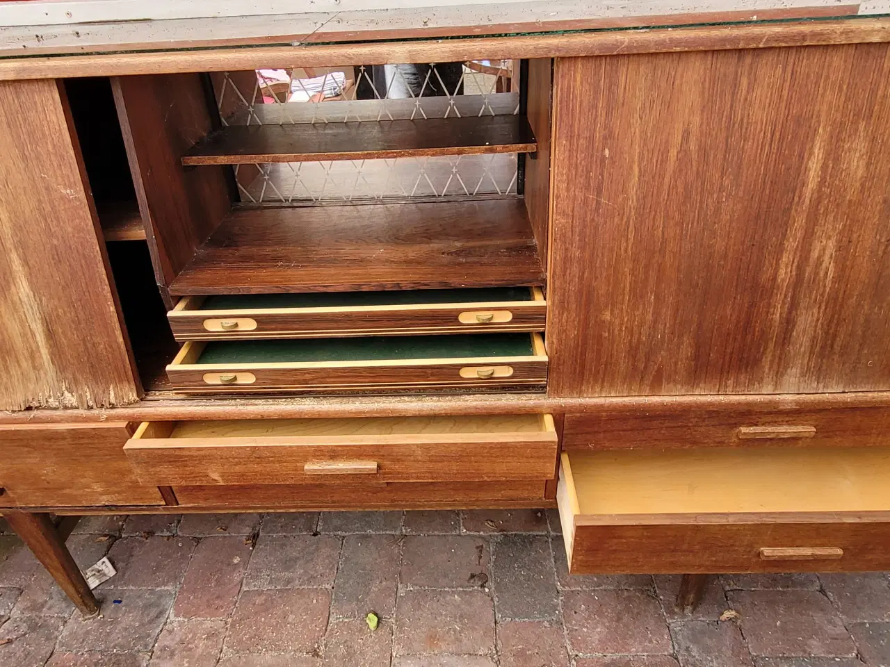 Billede 1 - Gratis teaktræ fra skab