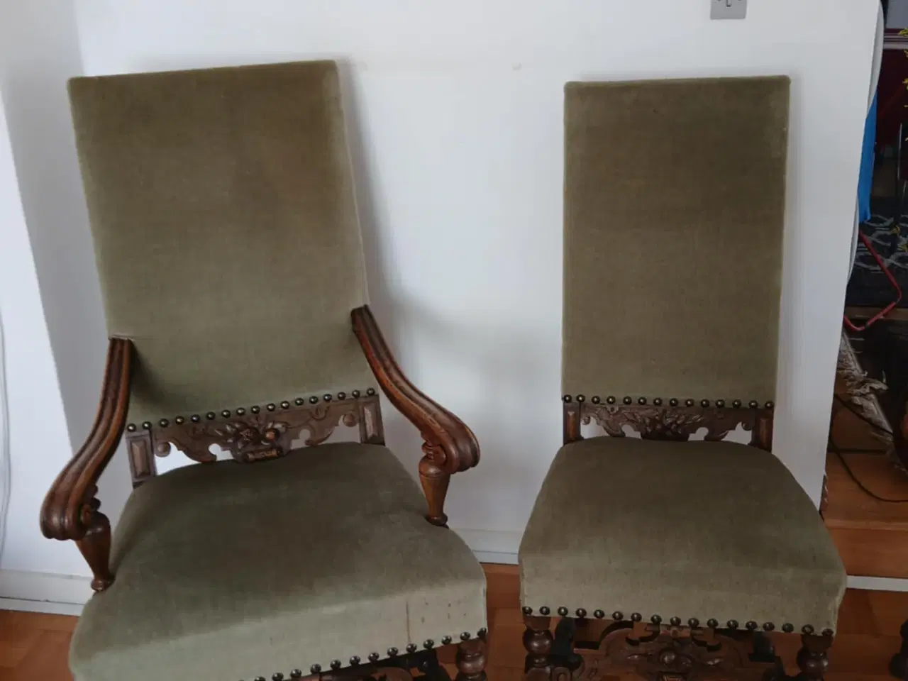 Billede 2 - 2 stole med velourstof