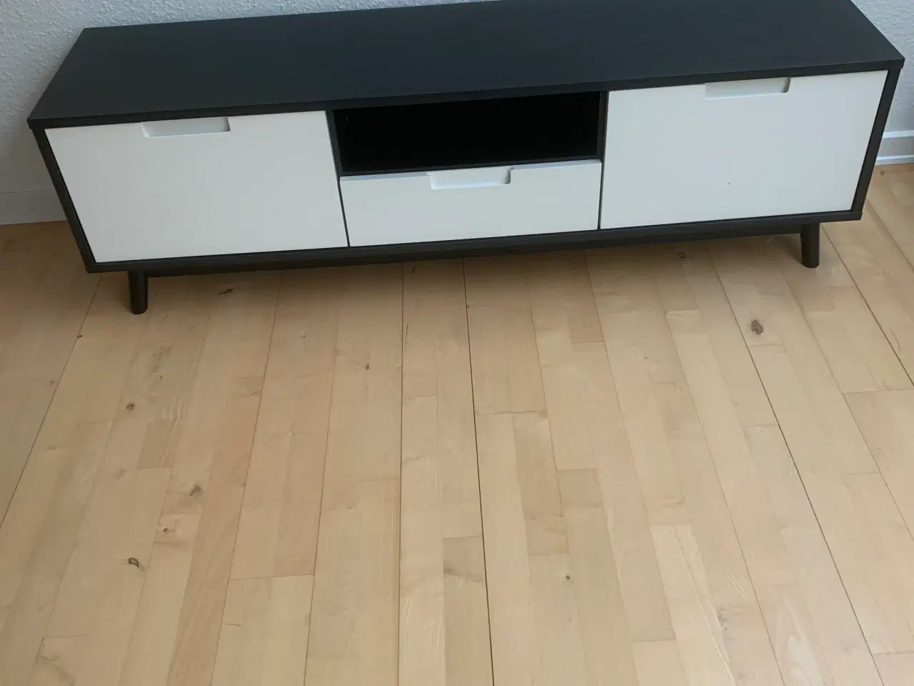 Billede 1 - TV skænk sort hvid