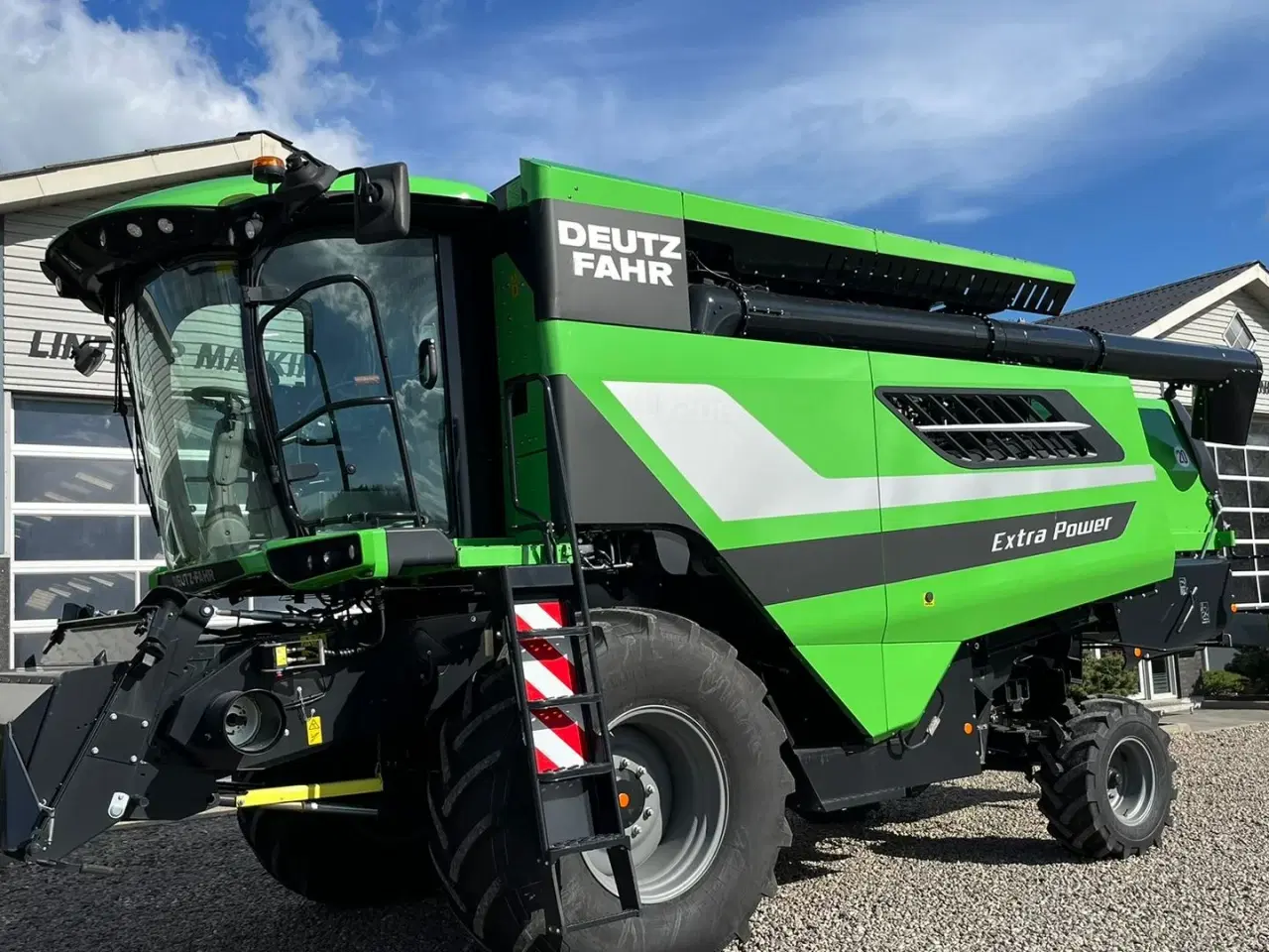 Billede 1 - Deutz-Fahr C7206 With 24feed - 7.2m header. New and unused Combine together with 7.2m header