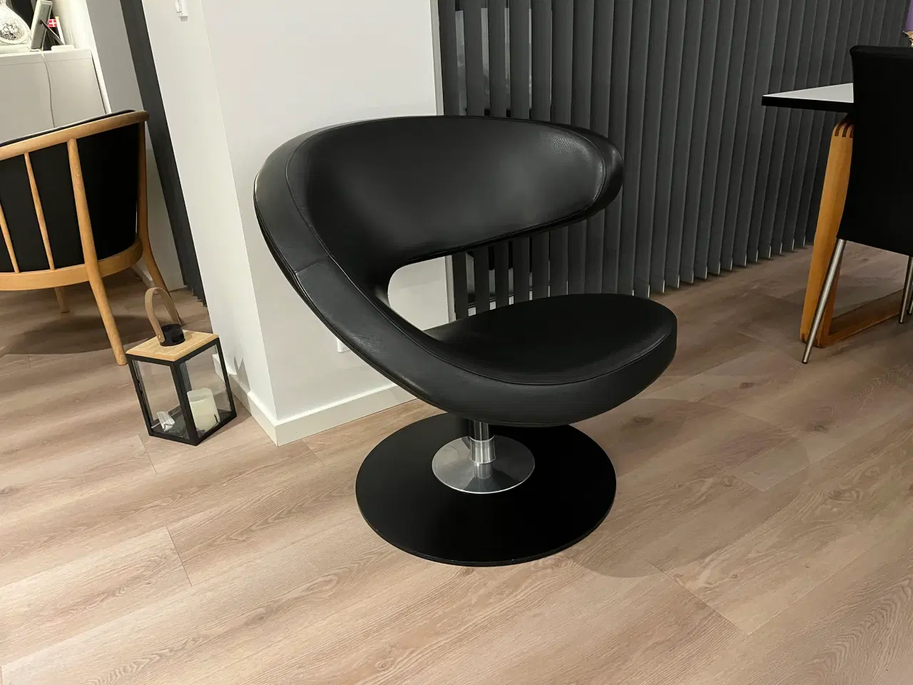 Billede 2 - Varier Peel Club loungestol med sort anilin læder.