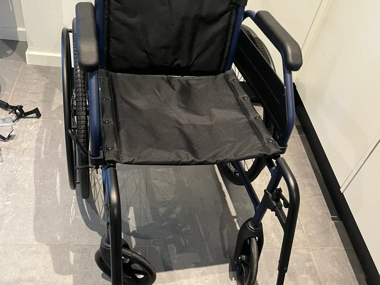 Billede 1 - Kørestol - som ny
