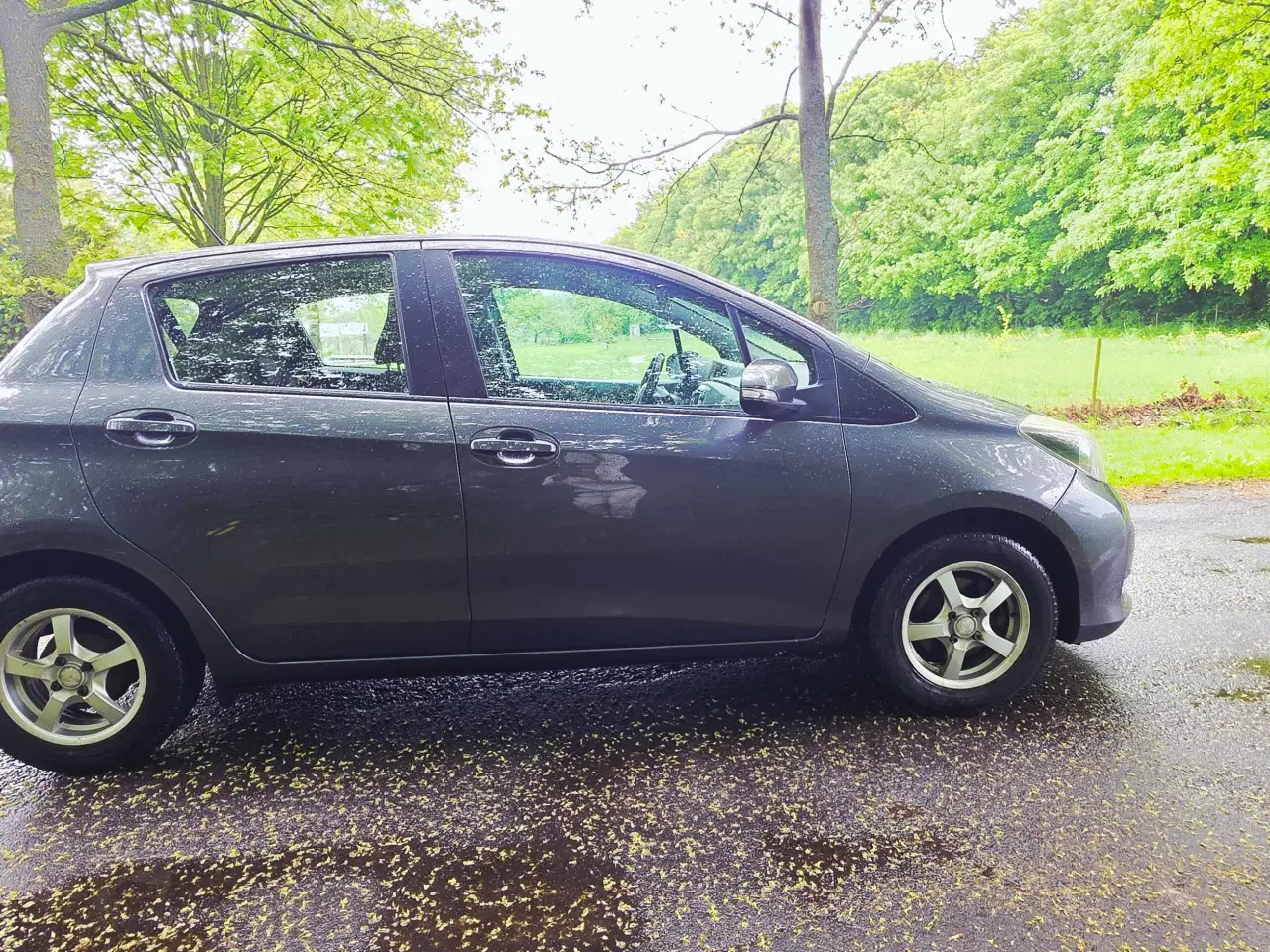 Billede 3 - Toyota Yaris 1.4 Diesel med træk 