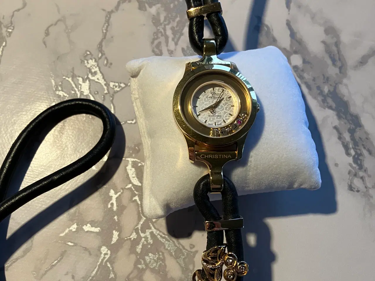 Billede 3 - Armbåndsur.Christina sælges 
