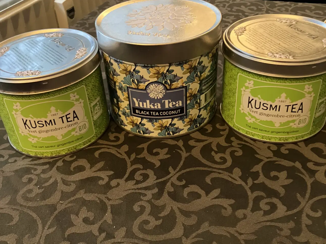 Billede 1 - Kusmi- og Yuka tebøtter ( tomme )