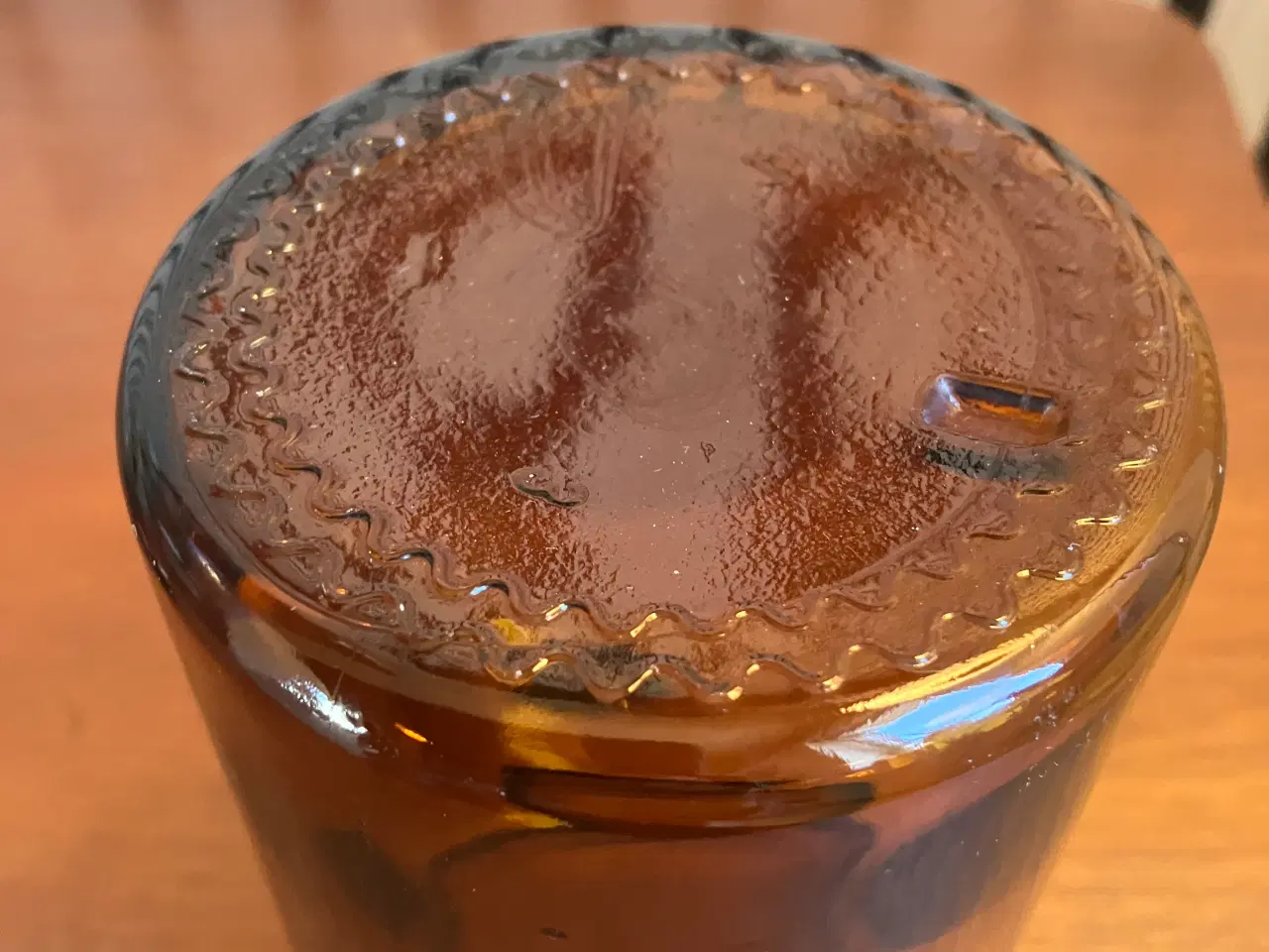 Billede 6 - Apotekerglas fra 1970'erne i brunt glas med låg.