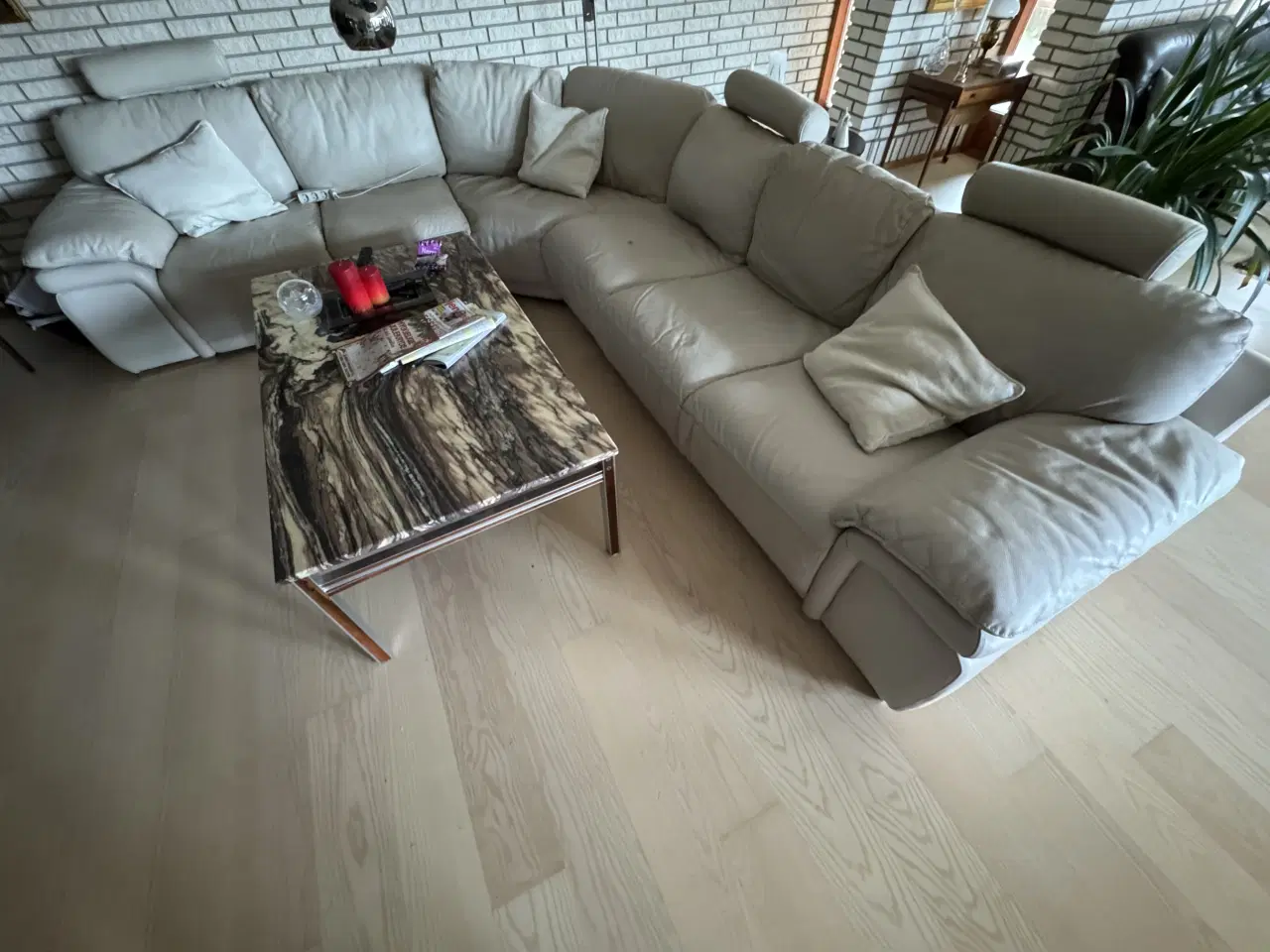 Billede 3 - Italiensk Hjørnesofa i hvid læder