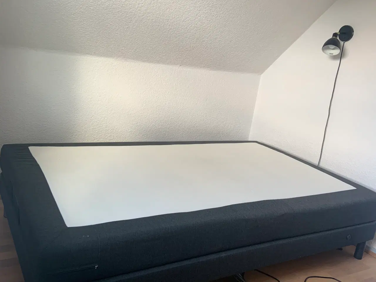 Billede 1 - Seng med elevation 120x200